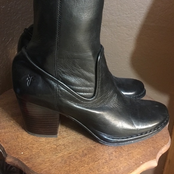 Beautiful black leather Frye  boots - Picture 2 of 4
